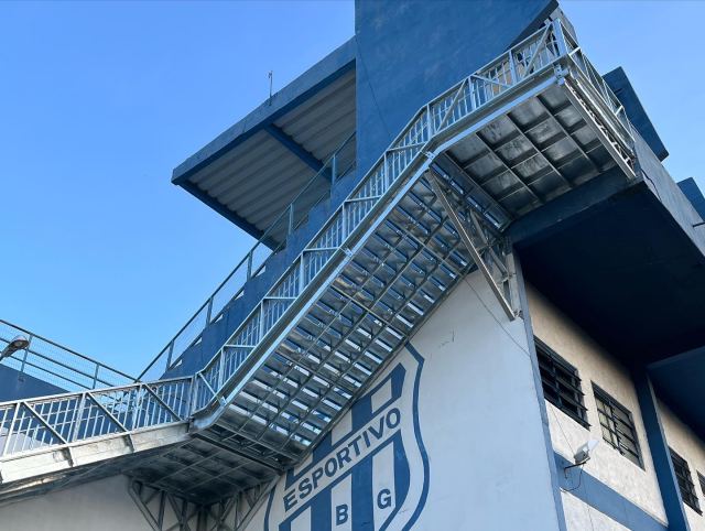 Escada Ginásio Esportivo — foto 3